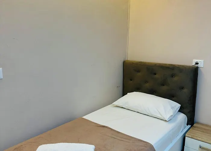 Pazari I Ri: Central Cozy Stay
