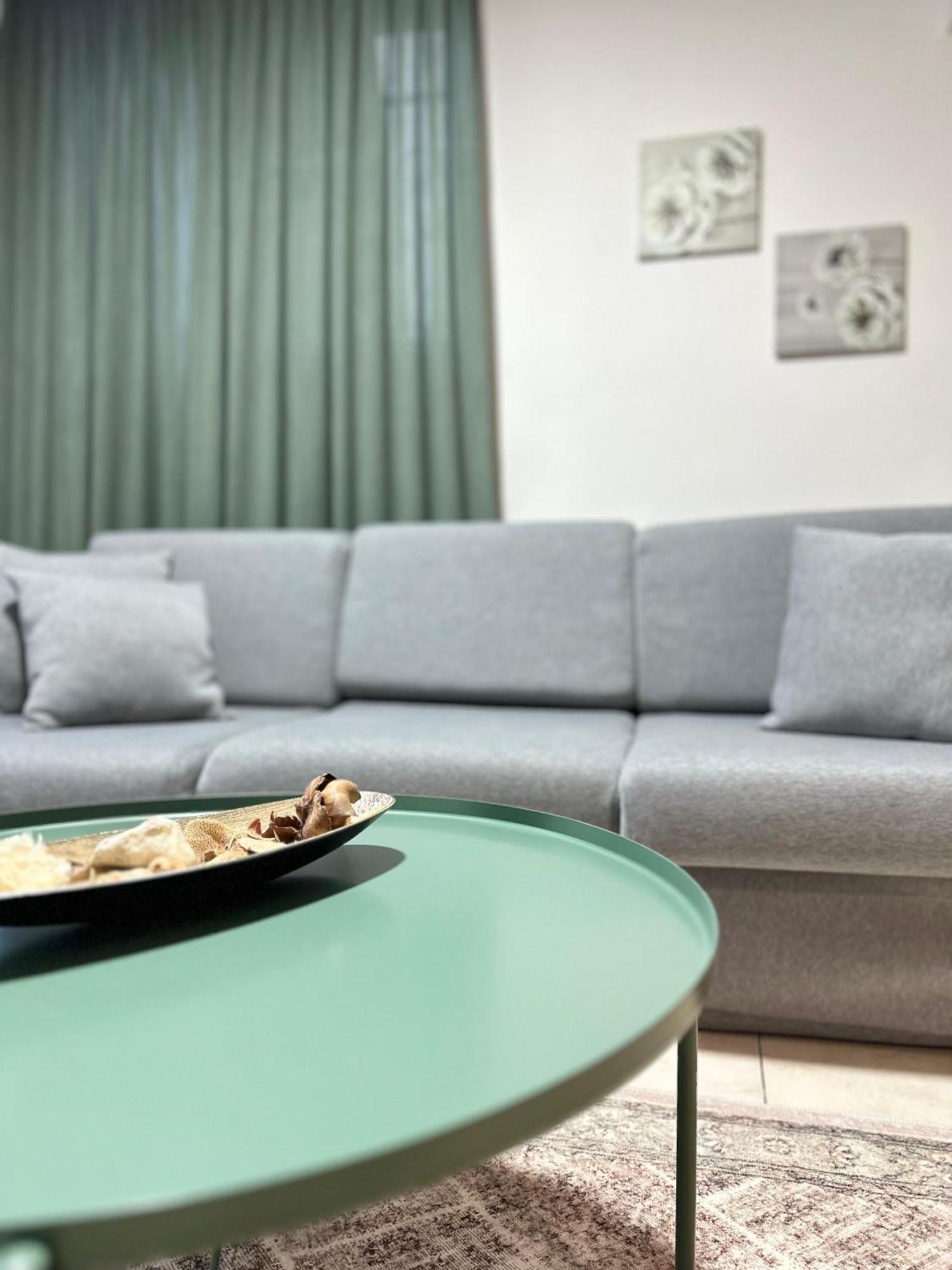 Pazari I Ri: Cozy Тирана